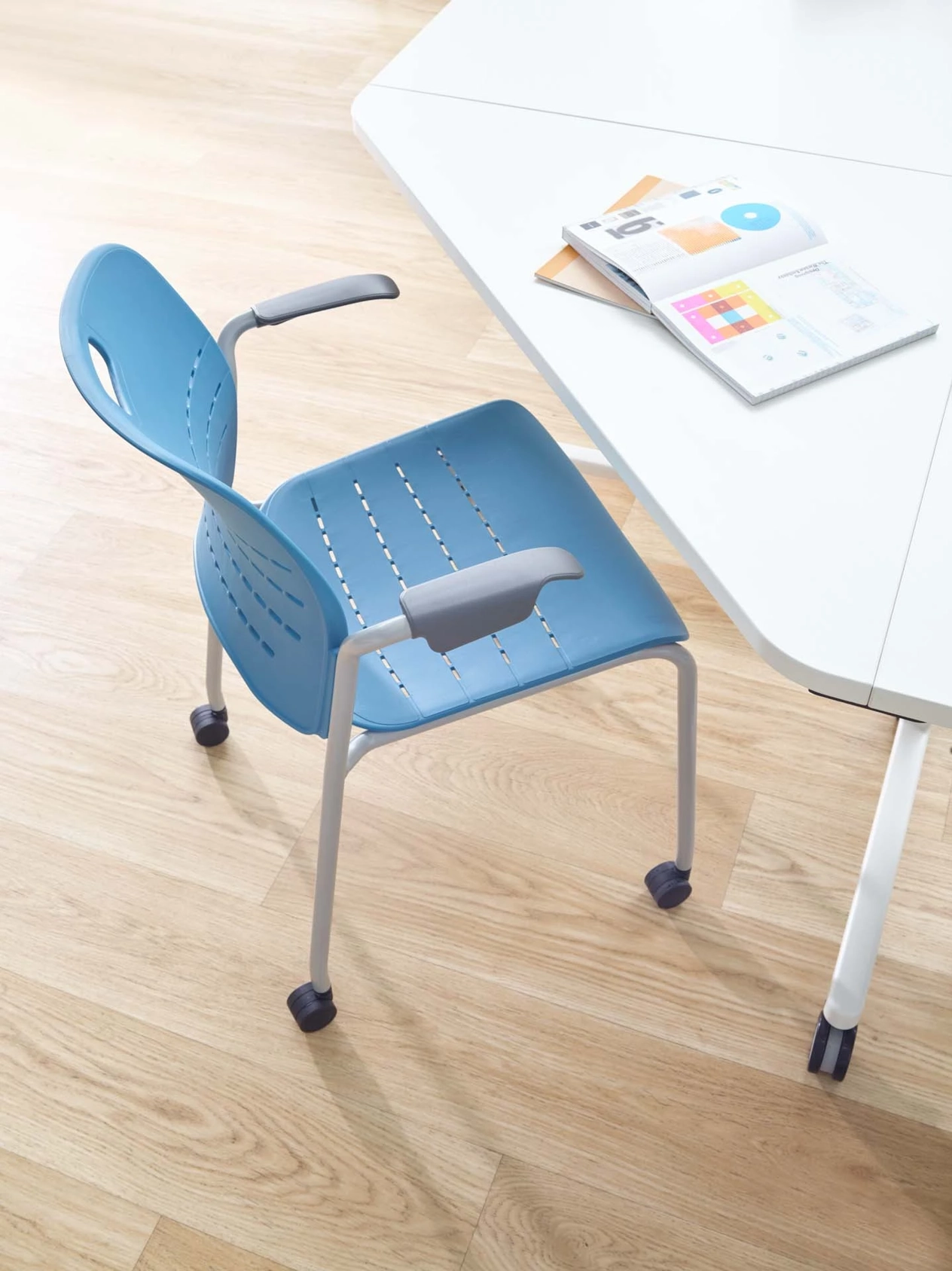 Jonny_Multi-Purpose Mobile