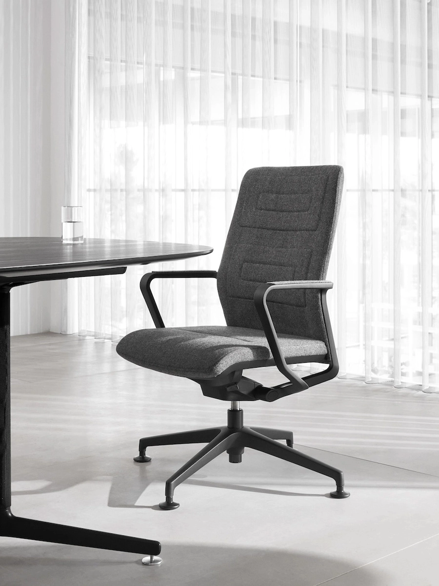 Qdos_Chairs