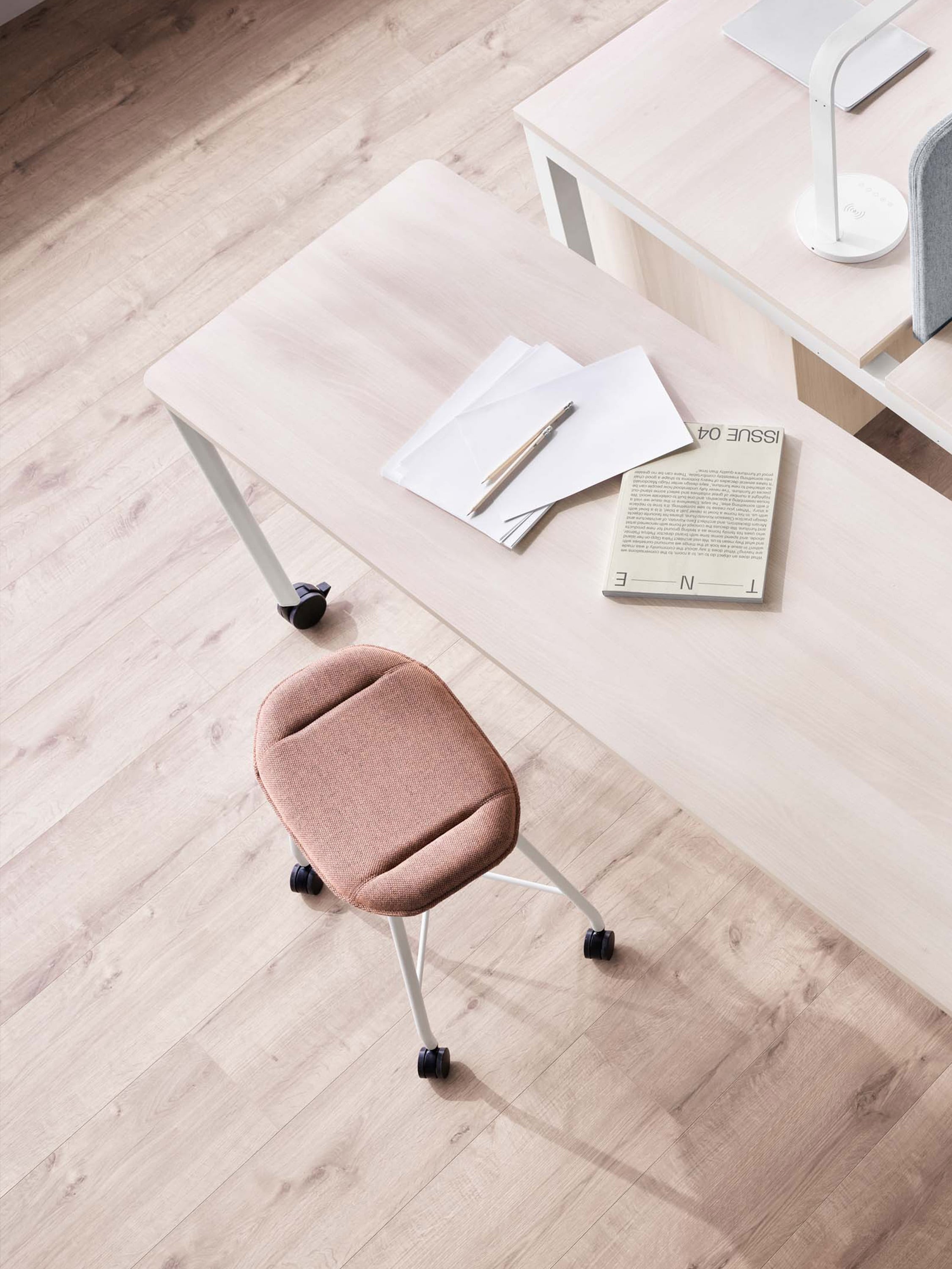 Roam stool 松田創意 Roam stool 松田創意 Roam stool 松田創意②